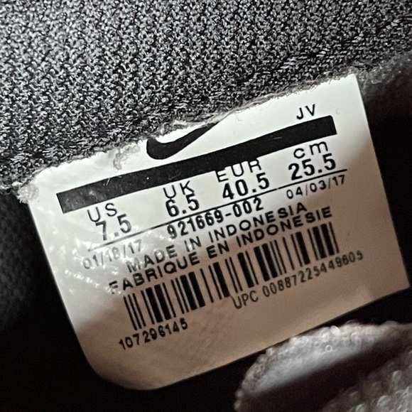 Mens Nike Tanjun Racer Sneakers - Picture 5 of 6